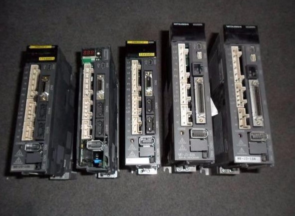 “在伺服給進(jìn)系統(tǒng)中驅(qū)動(dòng)器都起到了哪些作用？”